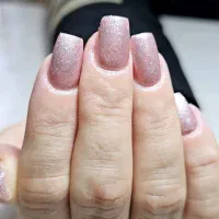 خدمات کاشت وترمیم ناخن و مژه|خدمات آرایشگری و زیبایی|شیراز, میانرود|دیوار