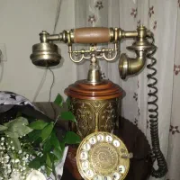 تلفن قدیمی کلکسیونی