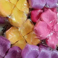 شکوفه نگین دار و  گلبرگ لمسی