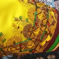 پایه گلابتونی|لباس|قشم, |دیوار