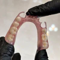 دندانپزشک و دندانساز تجربی (ساخت پروتز مصنوعی)|خدمات آرایشگری و زیبایی|ابهر, |دیوار