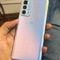 گوشی موتورولا edge 20 pro آبی هفت رنگ