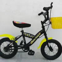 دوچرخه ۱۲ تمیز و سالم.