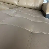 ملبمان چرم رنگ نود نسکافه ای|مبلمان خانگی و میز عسلی|قم, میرزائیه|دیوار