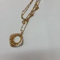 زنجیر ومدال طلا