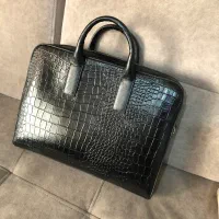 به تعدادی اقا وخانم جهت کار تولیدی کیف نیازمندیم