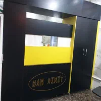 باسلام تعدادی وسایل فست فود به فروش میرسد .