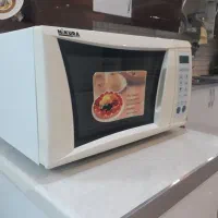 ماکروفر خیلی تمیز و سالم