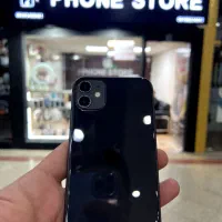 آیفون 11 (حکمت کارت)