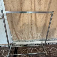 تعدادی رگال ایستاده یک طبقه دو طبقه