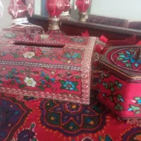 تعدادی پته رومیزی قندان کوسن جادستمال ورق بزنید