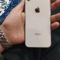 اپل iPhone 8 با حافظهٔ ۶۴ گیگابایت