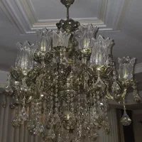 لوستر برنجی سالم بهمراه دیوارکوب ۱۸شاخه