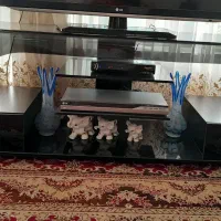 میز تلویزیون شیشه ای