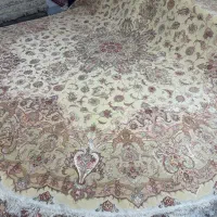(فرش حق زاده)گرد قطر۴متر ۵۰ رج چله و گل ابریشم|فرش|تبریز, |دیوار