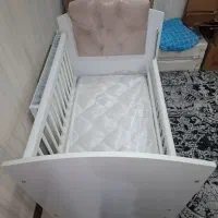 تخت کنار مادر گهواره ای تمیز تمیز به همراه خوشخواب|تخت و صندلی بچه|فردیس, فردیس|دیوار