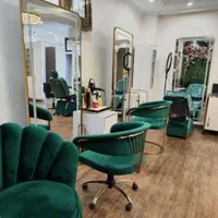 میزناخن،انواع صندلی،تخت ،ایینه|آرایشگاه و سالن‌های زیبایی|تبریز, |دیوار