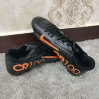 کفش فوتبال چمنی