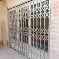حِفاظِ ورودی آپارتمانیِ آکاردیوون وپَنجرِه هاهمکف،
