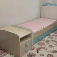 تخت نوزاد نوجوان