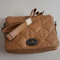 کیف قهوه ای