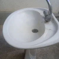 روشویی کامل به همراه شیر آلات ارزان میدم|لوازم سرویس بهداشتی|گرگان, |دیوار