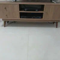 میز تلویزیون.