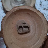 (۸۱)پلاک گردنبند دست‌ساز چوبی|بدلیجات|رشت, جانبازان|دیوار