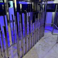 میز بار تمام استیل لاکچری به همراه آینه و صندلی|مبلمان خانگی و میز عسلی|تهران, سعادتآباد|دیوار