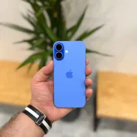 آیفون ۱۶ آبی