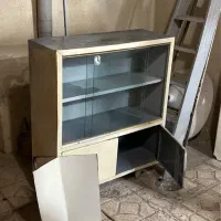 کمد،کتابخانه فلزی