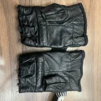 دستکش رزمی مشکی چرم سایز sx سایز کوچک