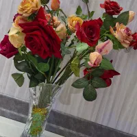 گلدان چینی با گل