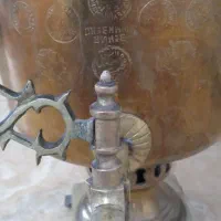 سماور ذغالی قدیمی برنجی سالم قابل استفاده|کلکسیون اشیاء عتیقه|اراک, |دیوار