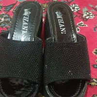 صندل زیر لباس محلی