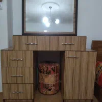 میز آرایش با آینه