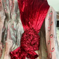 پرده حریر با والان های زرشکی موجوده