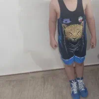 لباس وکفش نو کلا یکبار پوشیده شده