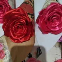 شاخه گل روز (زن)|گل مصنوعی|بروجرد, |دیوار