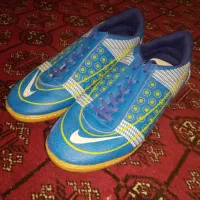 کفش فوتسال 44