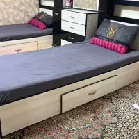 تخت یک نفره