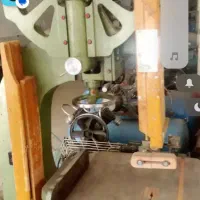 به یک اره کار چوب جهته چوب بری نیاز مندیم