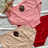 لباس زیر زنانه