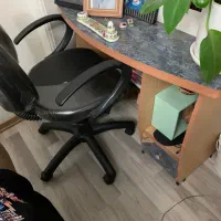 میز کامپیوتر و صندلی چرخ دار