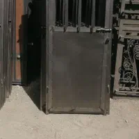 درب انباری، خرپشته، پنجره های فلزی