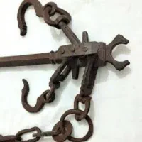 ترازو قدیمی قاپون