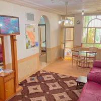 اقامتگاه شیک و تمیز/پارکینگ سرپوشیده/حیاط اختصاصی