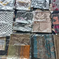 تعدادی روسری نو