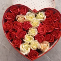 گل مصنوعی با باکس