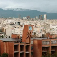 تدریس دروس دبیرستان توسط فارغ‌التحصیلان شریف